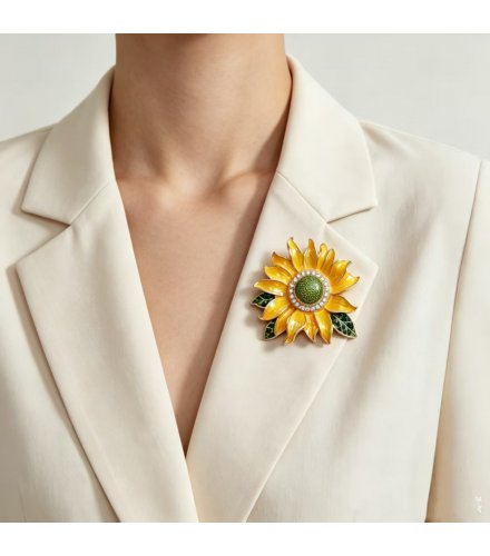 XSB302 - Elegant Sunflower Brooch